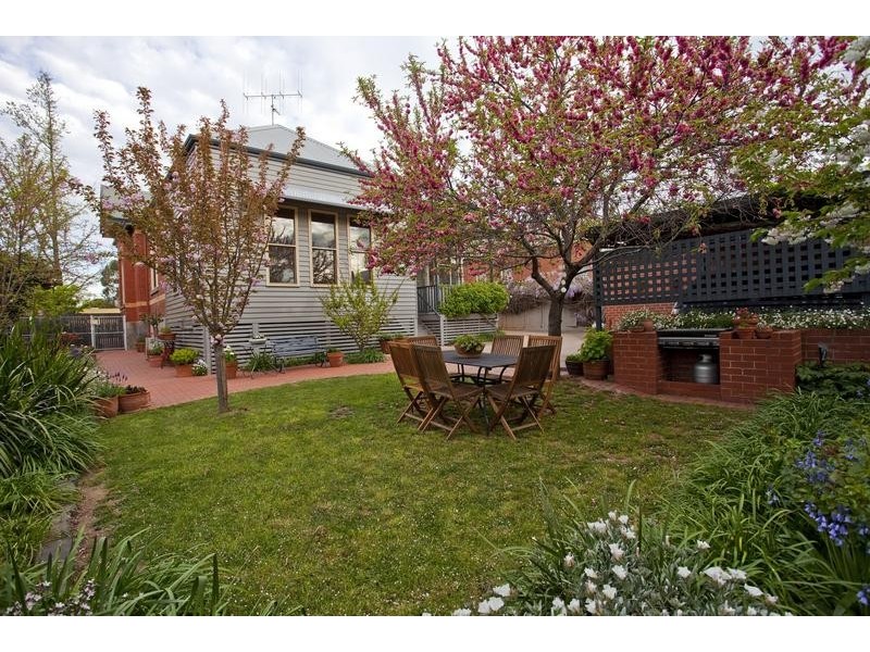 16 Rowan Street, Bendigo VIC 3550