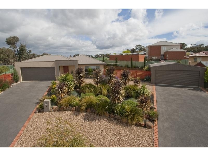 4 Anne Court, Golden Square VIC 3555