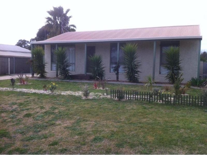 13 Robertson Street, Epsom VIC 3551