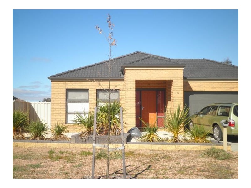 26 McConnichie Court, Epsom VIC 3551
