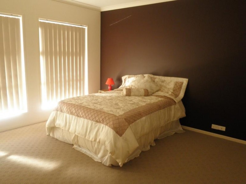 26 McConnichie Court, Epsom VIC 3551