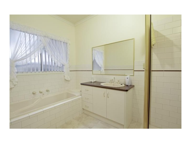 50 Bassett Drive, Strathfieldsaye VIC 3551