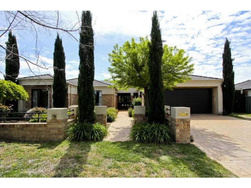 33 Brentwood Boulevard, Strathfieldsaye VIC 3551