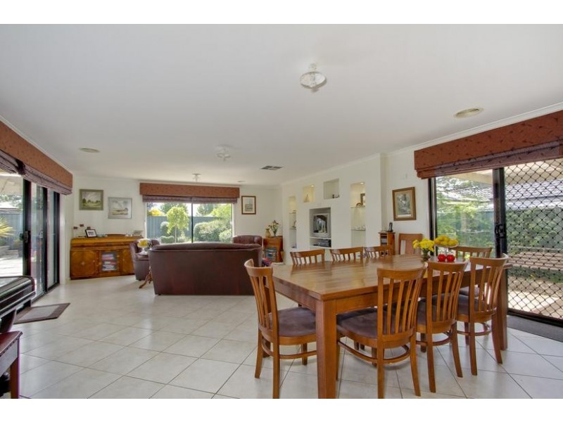 33 Brentwood Boulevard, Strathfieldsaye VIC 3551