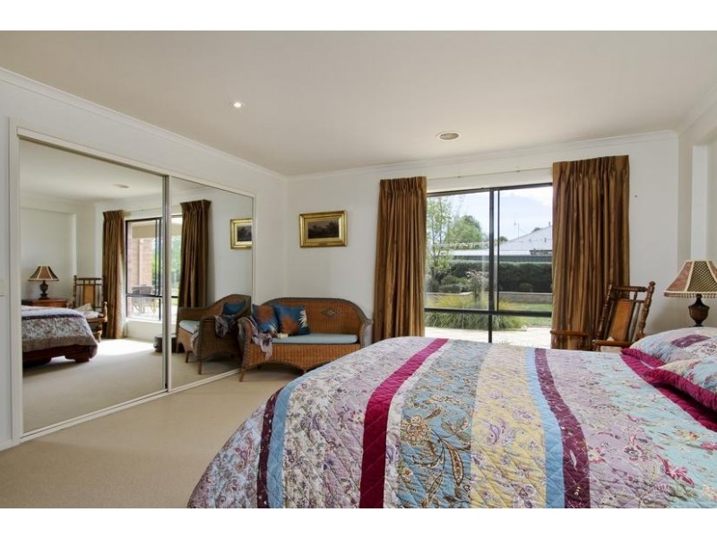 33 Brentwood Boulevard, Strathfieldsaye VIC 3551
