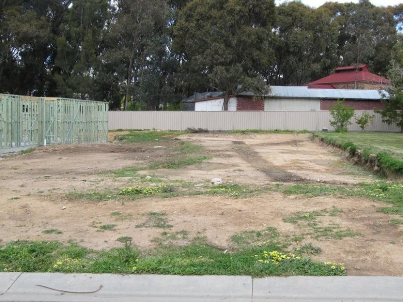 Lot 2, 5 Bramley Place, Kennington VIC 3550