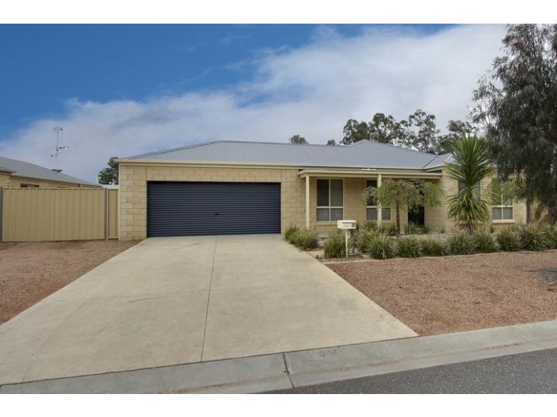 6 Hasker Drive, Kangaroo Flat VIC 3555