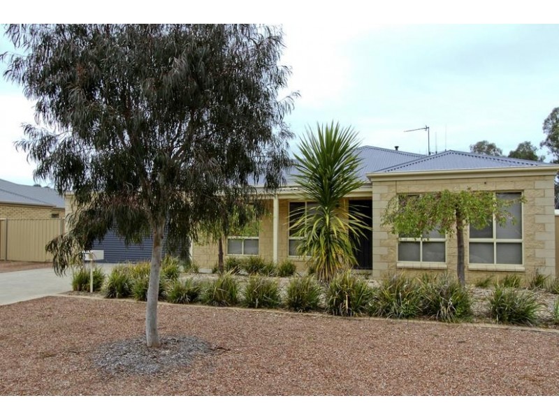 6 Hasker Drive, Kangaroo Flat VIC 3555