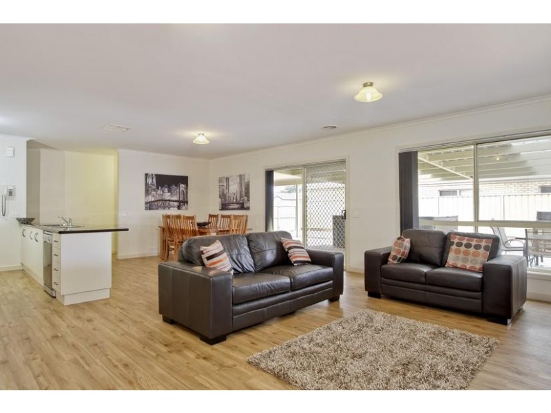 6 Hasker Drive, Kangaroo Flat VIC 3555