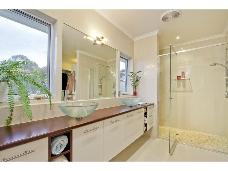 27 Alexander Close, Strathfieldsaye VIC 3551