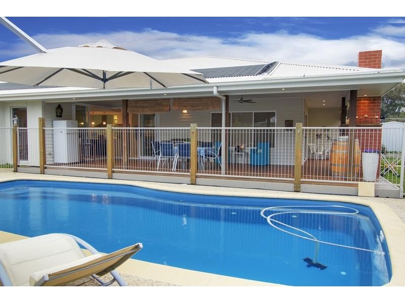 27 Alexander Close, Strathfieldsaye VIC 3551