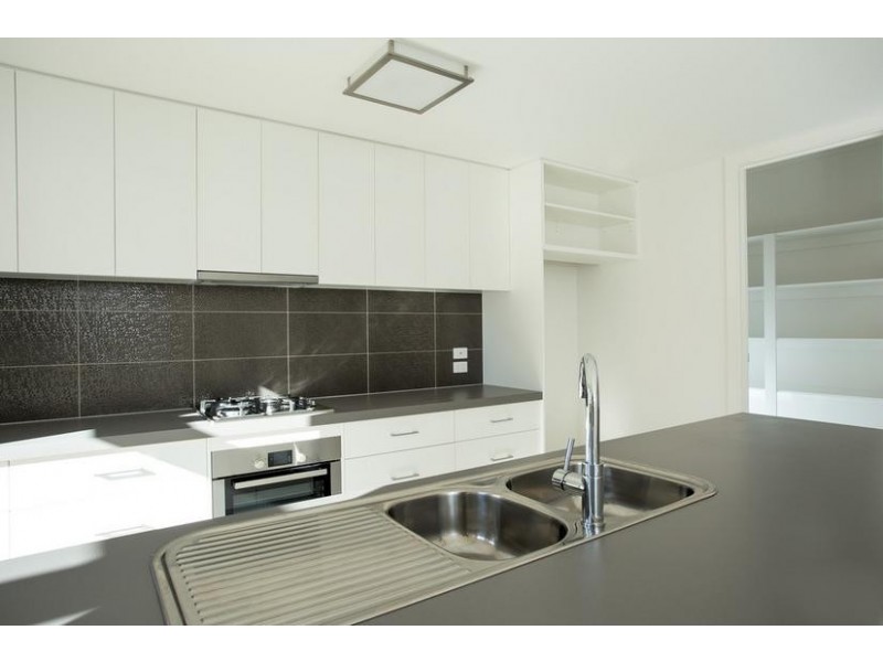 6/2 Pilcher Street, Strathdale VIC 3550