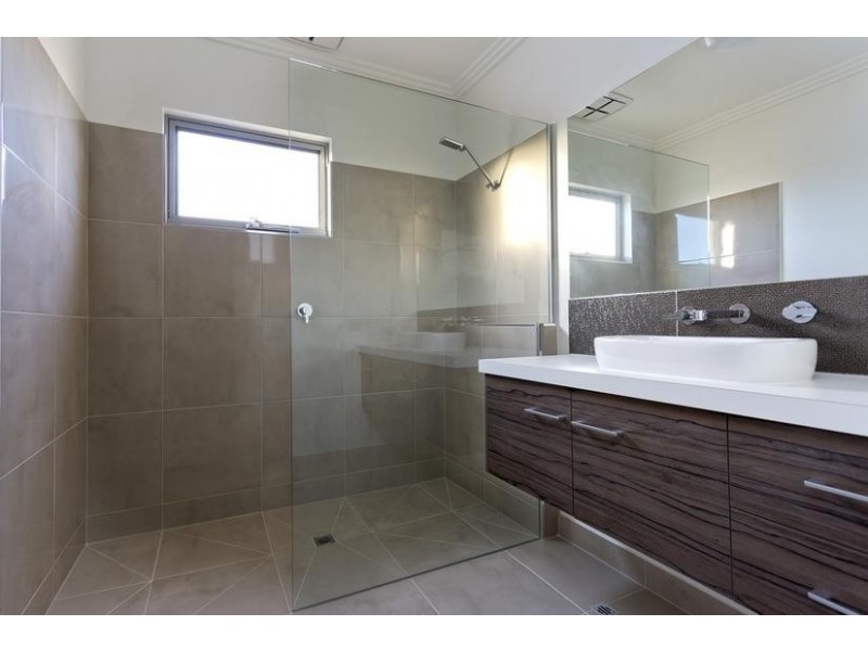 6/2 Pilcher Street, Strathdale VIC 3550