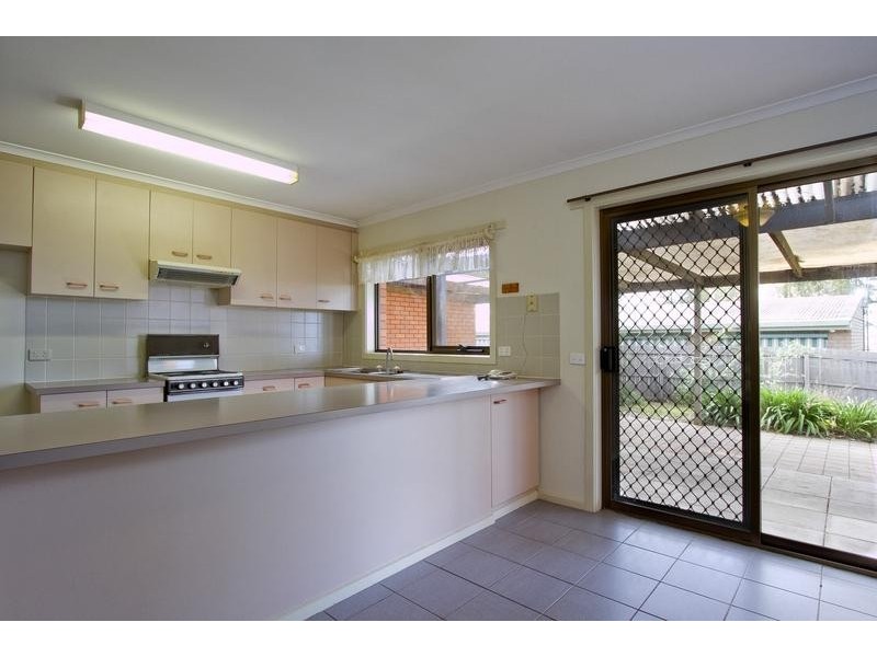 23 Howell Crescent, Kangaroo Flat VIC 3555