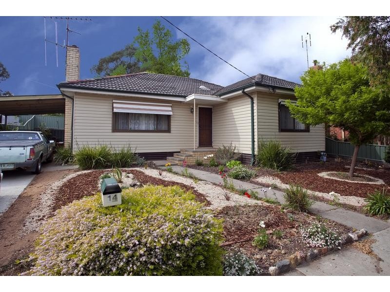 14 Montgomery Crescent, White Hills VIC 3550