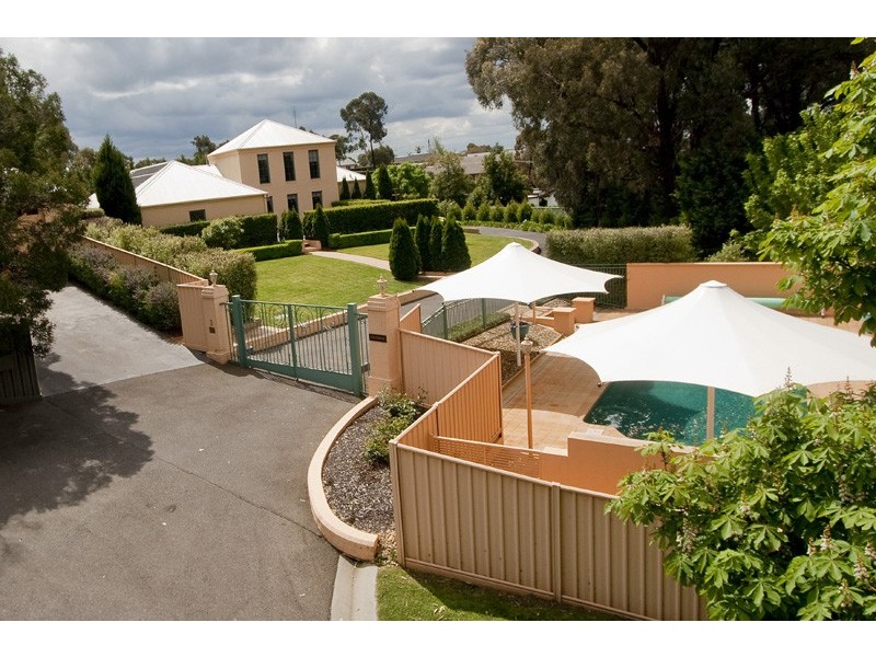3 Everett Court, Strathdale VIC 3550