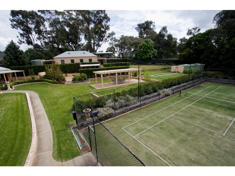 3 Everett Court, Strathdale VIC 3550