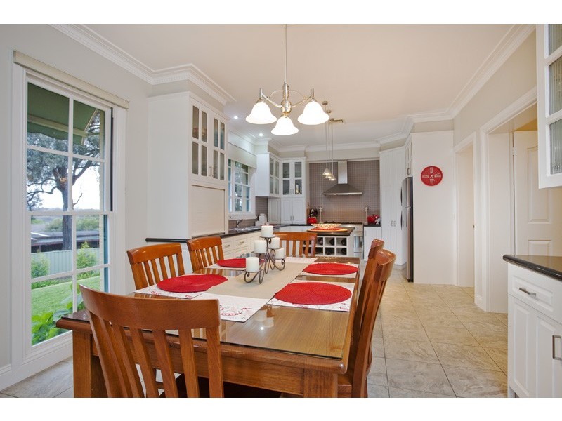 3 Everett Court, Strathdale VIC 3550