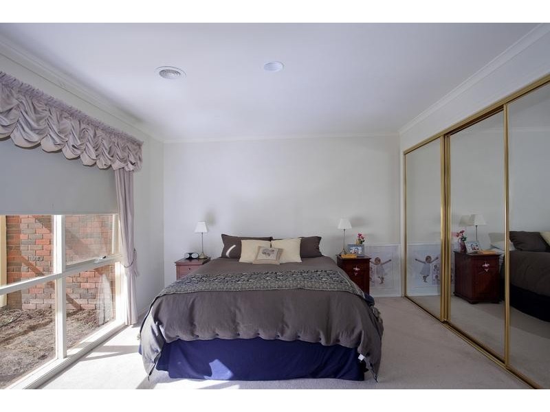 9 Keogh Drive, Spring Gully VIC 3550