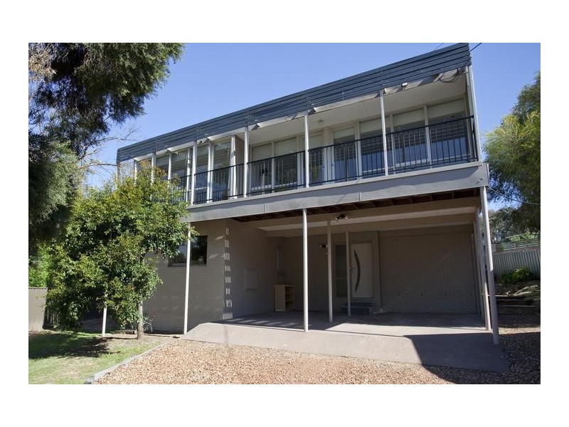 3 Moyna Drive, Spring Gully VIC 3550