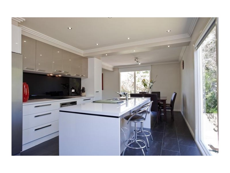 3 Moyna Drive, Spring Gully VIC 3550