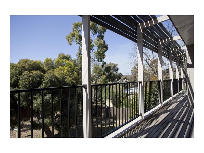 3 Moyna Drive, Spring Gully VIC 3550