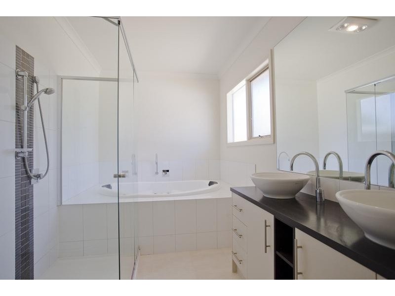 161 Neale Street, Flora Hill VIC 3550