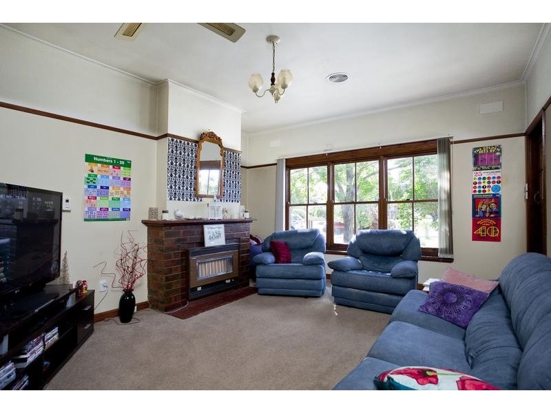 36 Churchill Avenue, Flora Hill VIC 3550