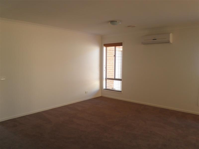 14 Tununga Circuit, Kangaroo Flat VIC 3555