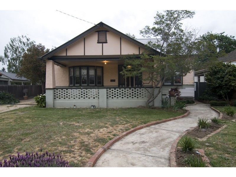 52 Carpenter Street, Quarry Hill VIC 3550