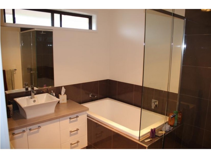 35 Sydenham Avenue, White Hills VIC 3550