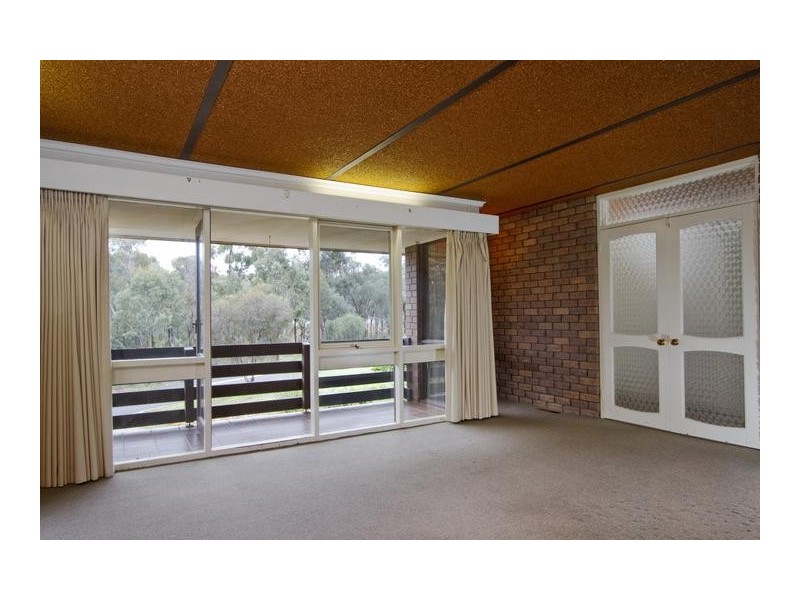 38 Friswell Avenue, Flora Hill VIC 3550