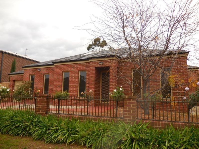 12/6 Friswell Avenue, Flora Hill VIC 3550