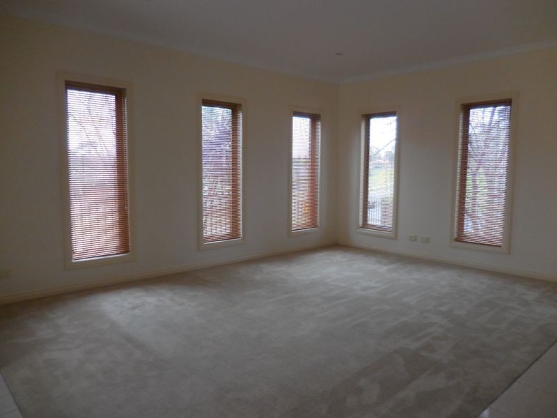 12/6 Friswell Avenue, Flora Hill VIC 3550
