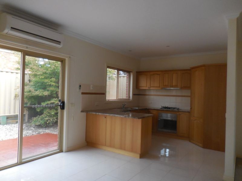 12/6 Friswell Avenue, Flora Hill VIC 3550