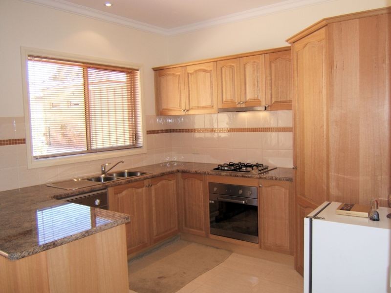 12/6 Friswell Avenue, Flora Hill VIC 3550