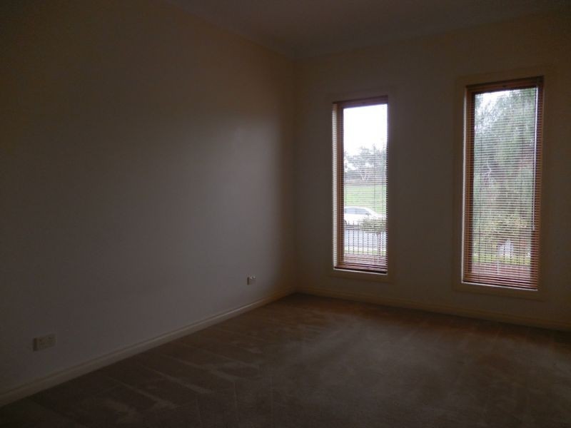 12/6 Friswell Avenue, Flora Hill VIC 3550