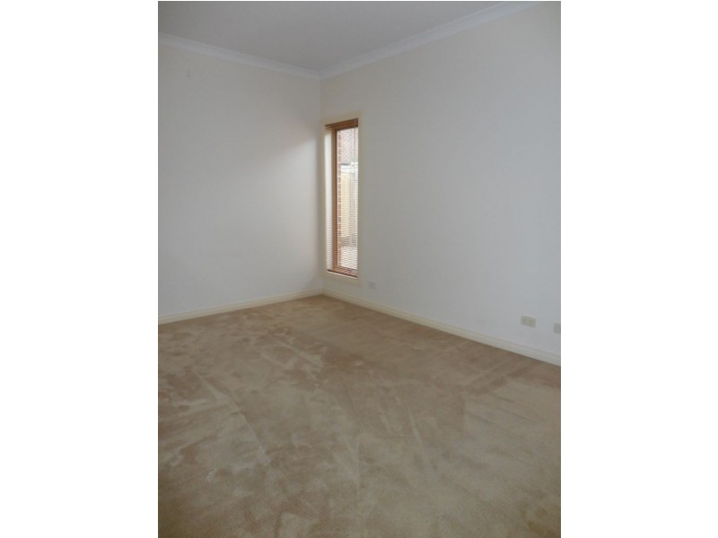 12/6 Friswell Avenue, Flora Hill VIC 3550
