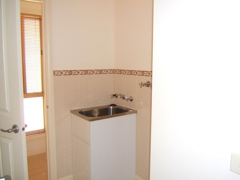 12/6 Friswell Avenue, Flora Hill VIC 3550