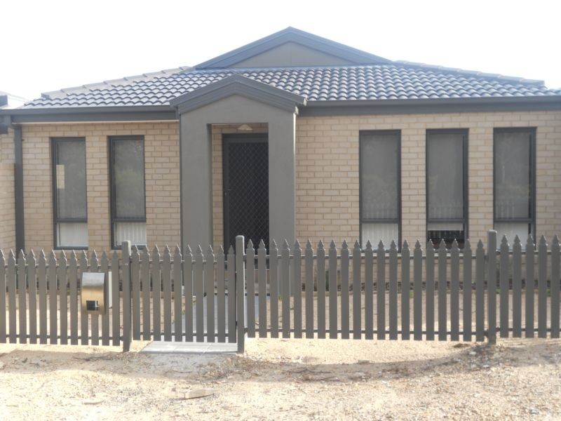 8 Vista Street, Eaglehawk VIC 3556