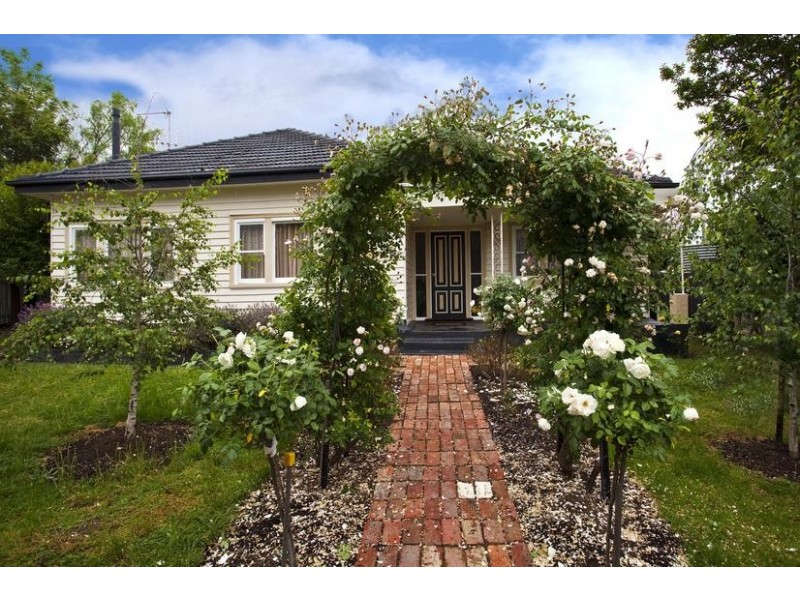 30 MacDougall Road, Golden Square VIC 3555