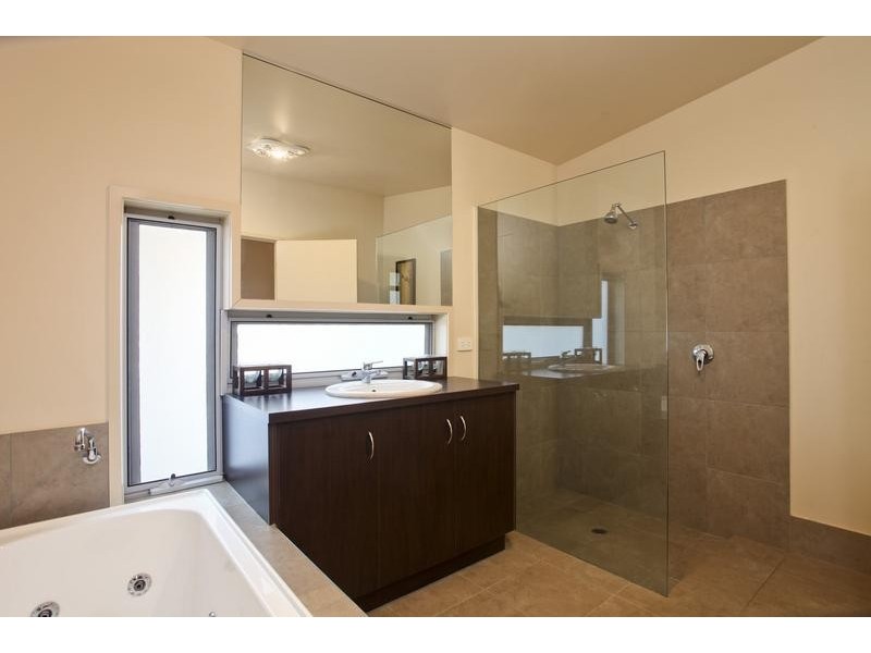 38 Browning Street, Kangaroo Flat VIC 3555