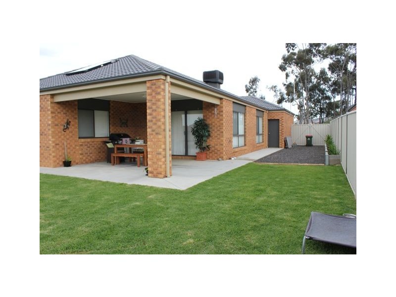 67 Manna Gum Drive, Epsom VIC 3551