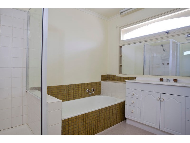 34 Friswell Avenue, Flora Hill VIC 3550