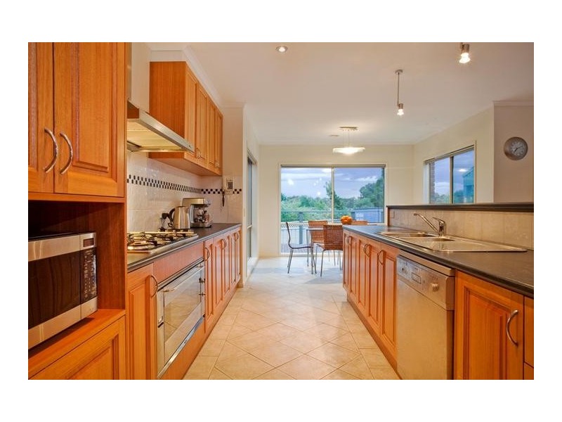 8 Currawong Court, Kennington VIC 3550