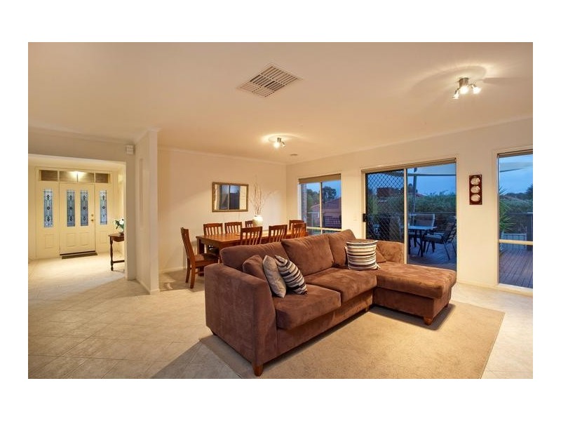 8 Currawong Court, Kennington VIC 3550