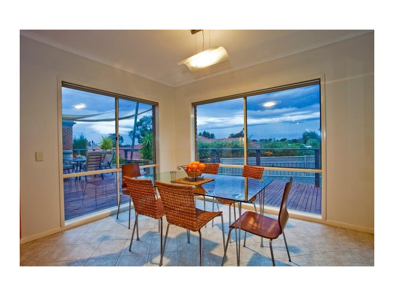 8 Currawong Court, Kennington VIC 3550