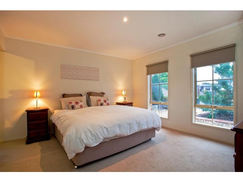 8 Currawong Court, Kennington VIC 3550
