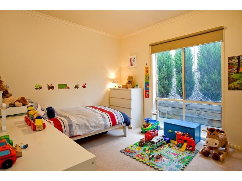 8 Currawong Court, Kennington VIC 3550