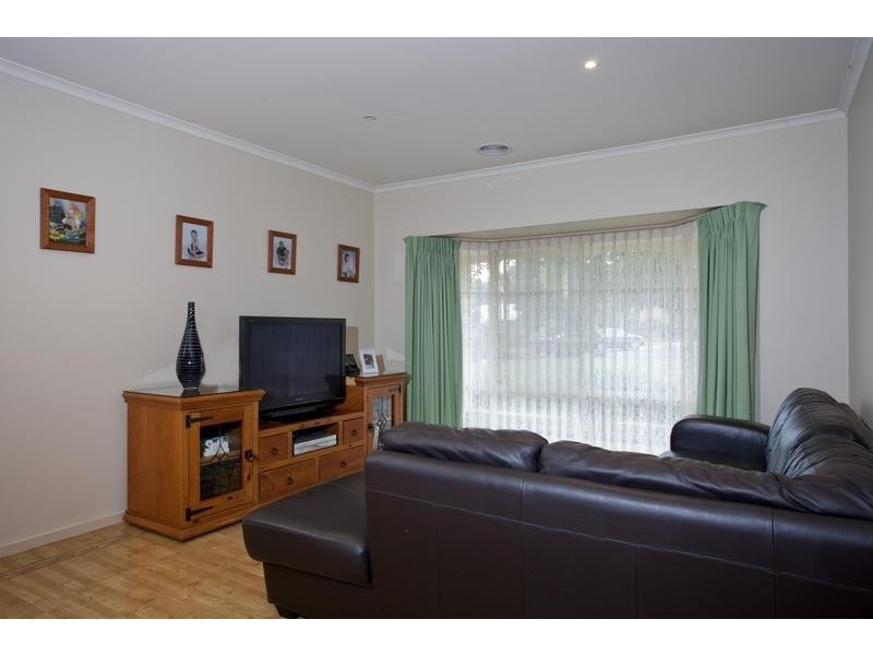 8 Cairinini Court, Strathdale VIC 3550